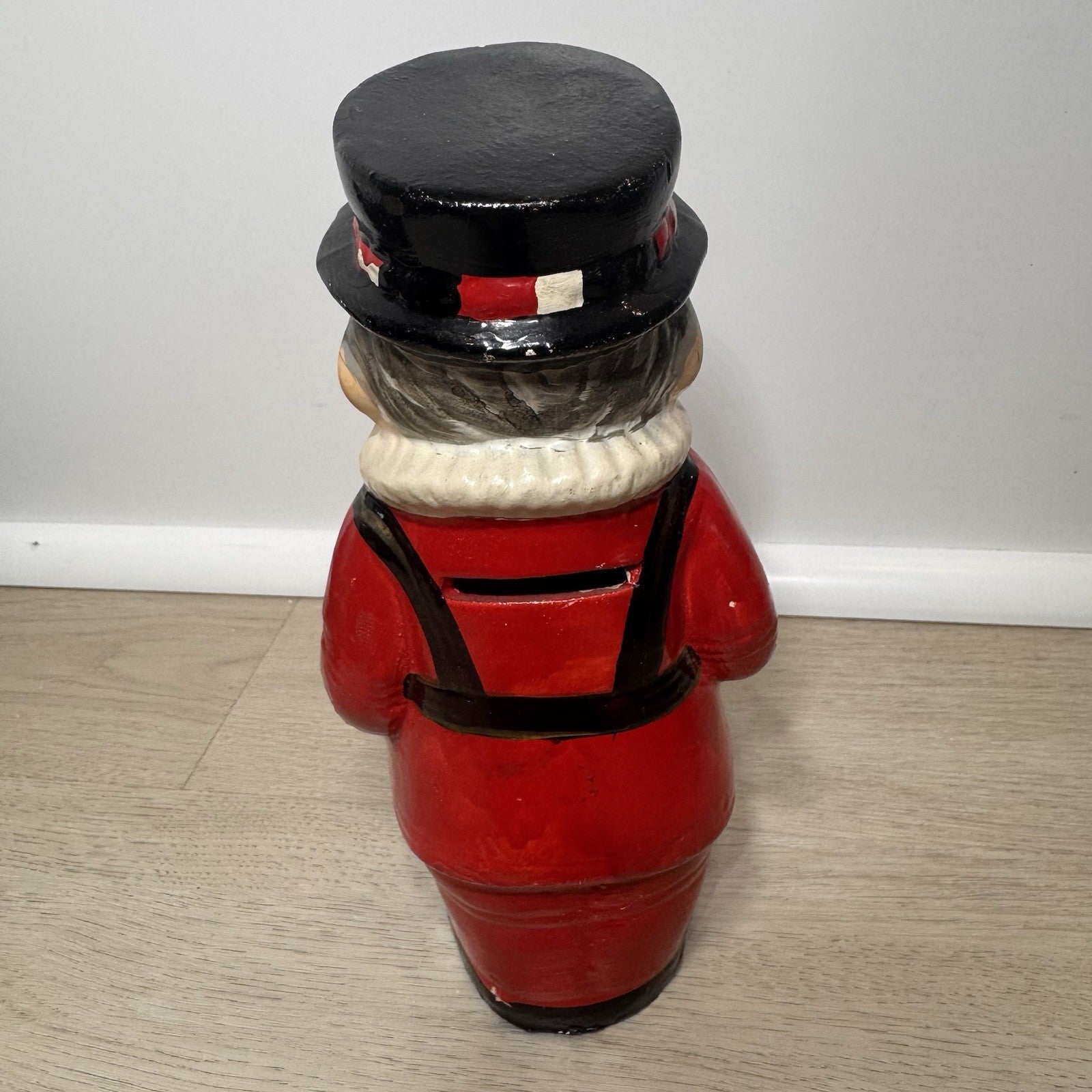 Vintage London Beefeater Yeoman Warder Coin Bank Chalkware Mid Century Souvenir