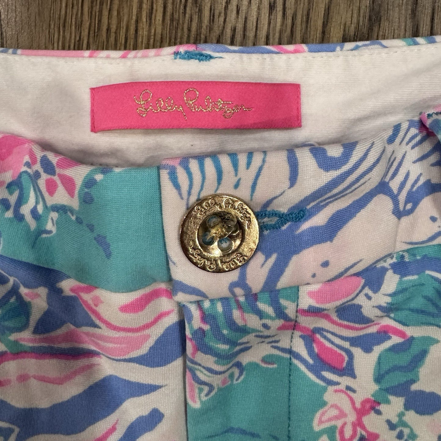 Lilly Pulitzer Women’s Size 2 Pink Floral Print Shorts Vibrant Summer