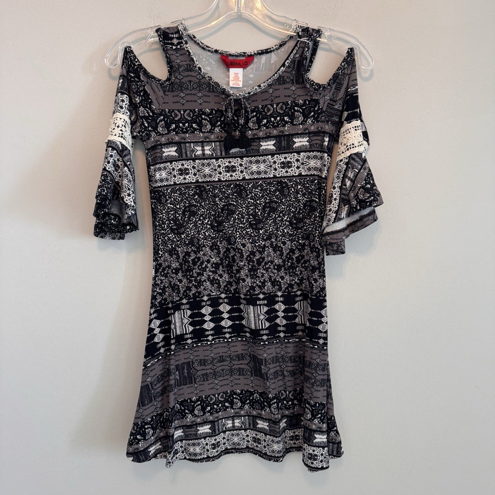 1st Kiss Girls Size 10/12 Cold Shoulder Boho Tunic Top Black White Mixed Pattern