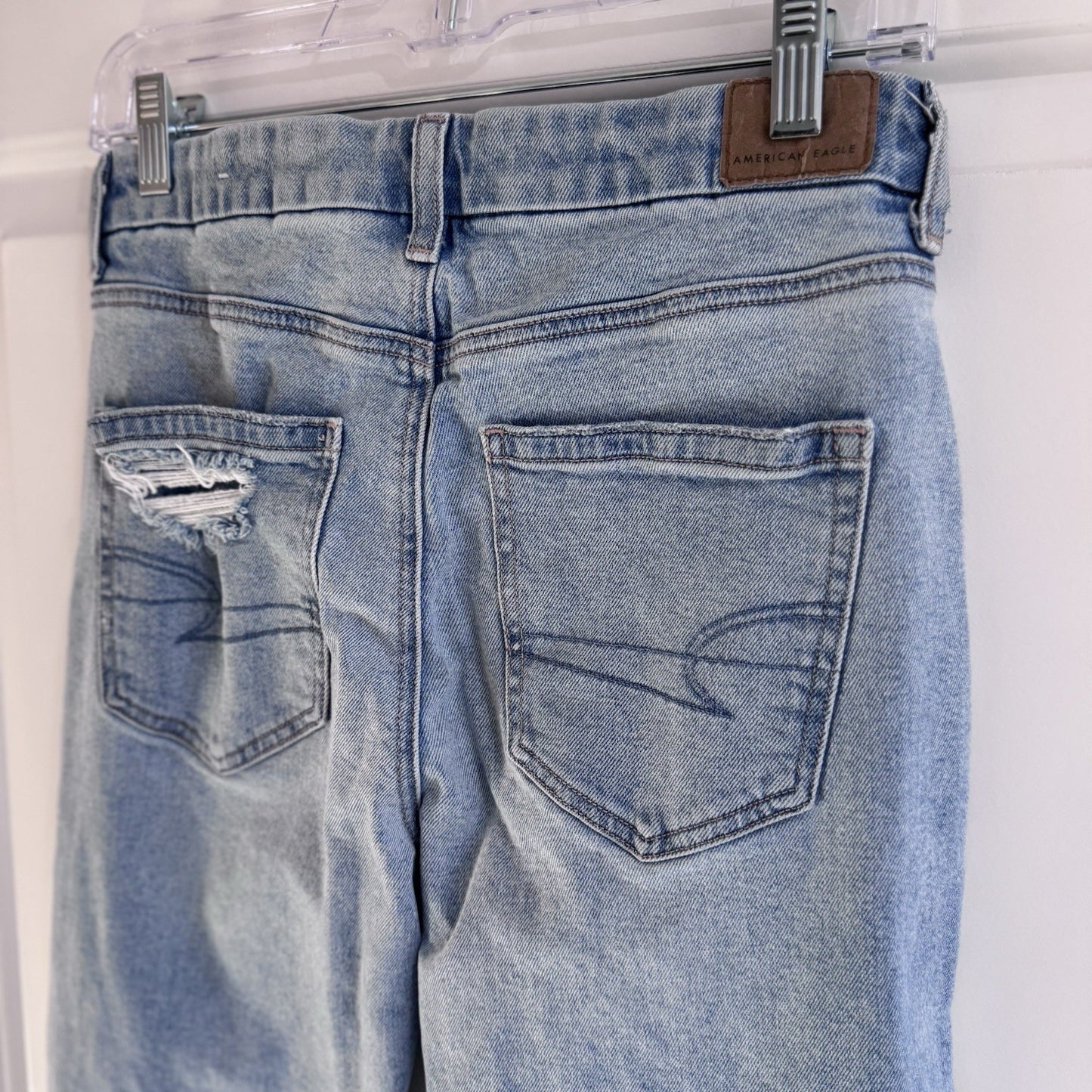 American Eagle Curvy Mom Jeans Womens 4 Regular Distressed Rigid Denim