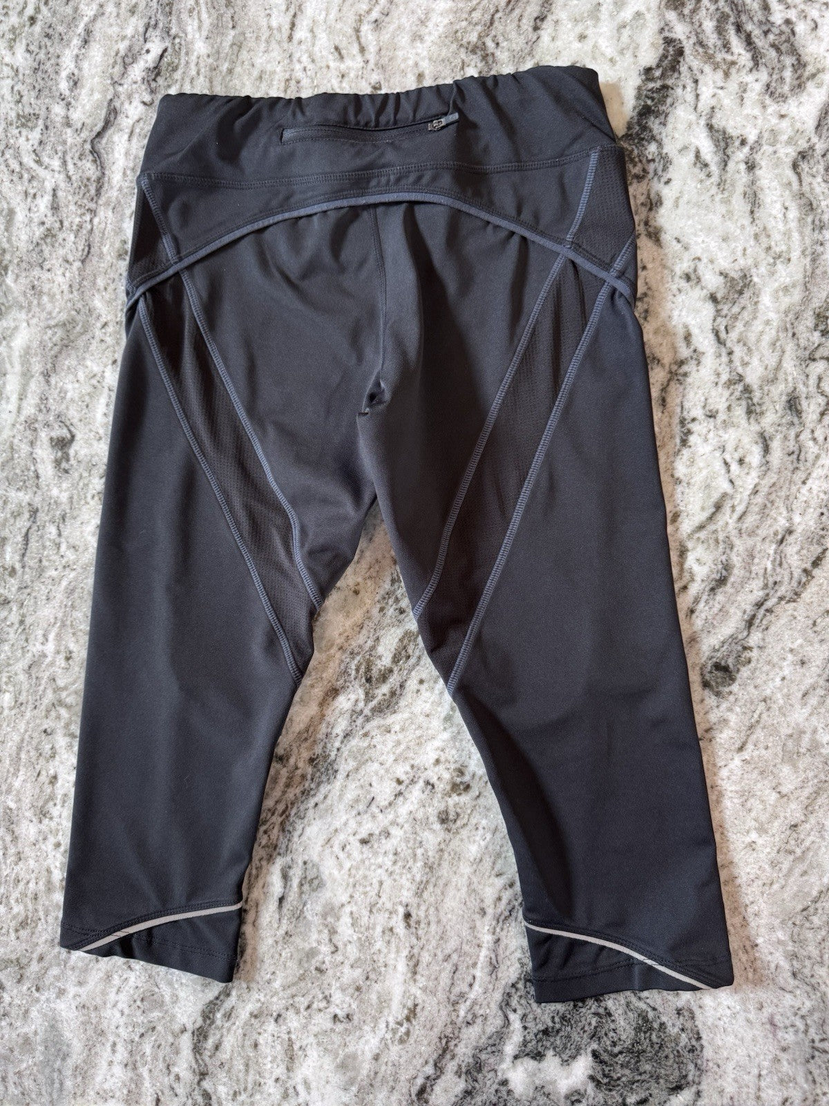 ATHLETA Marled Black Sz Small Stretchy Athletic Workout Capris Cropped Leggings