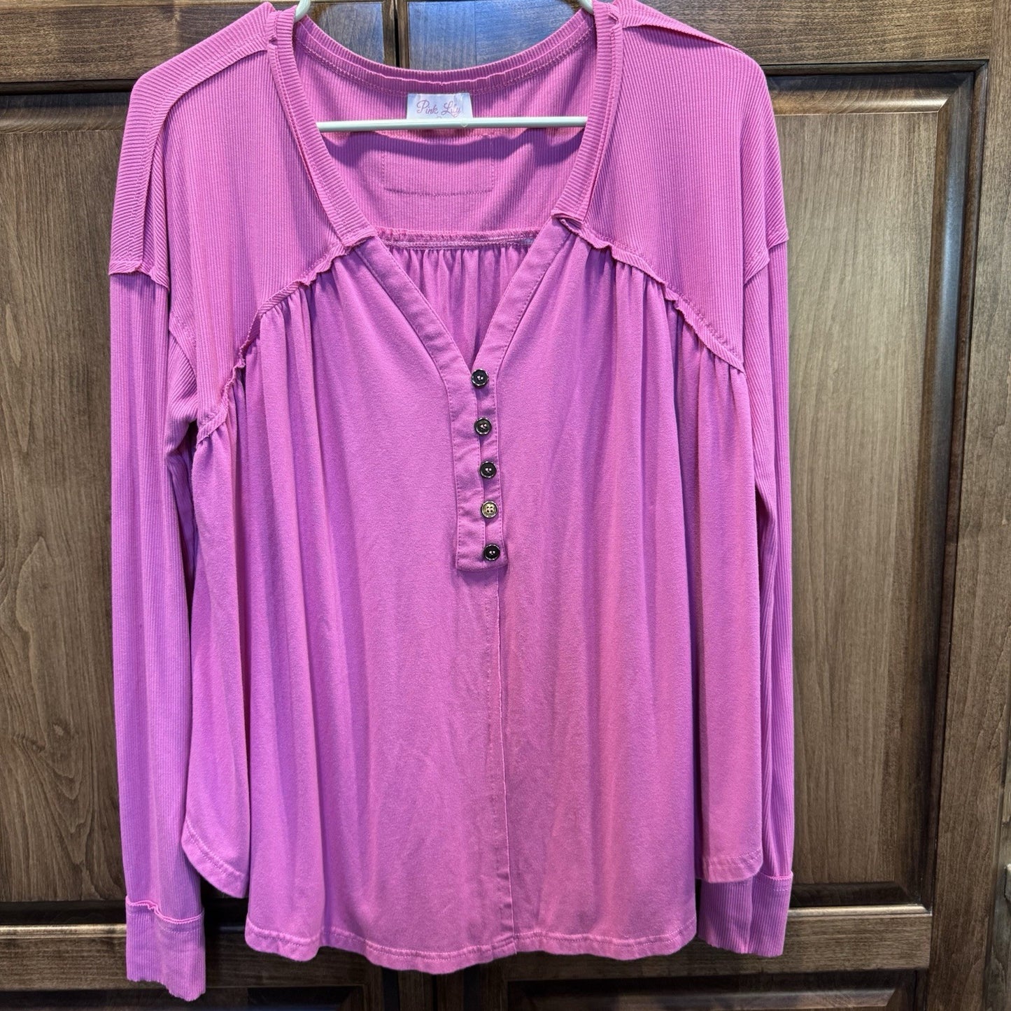Pink Lily Henley Top Size Medium Pink Long Sleeve Button Front Stretch Casual