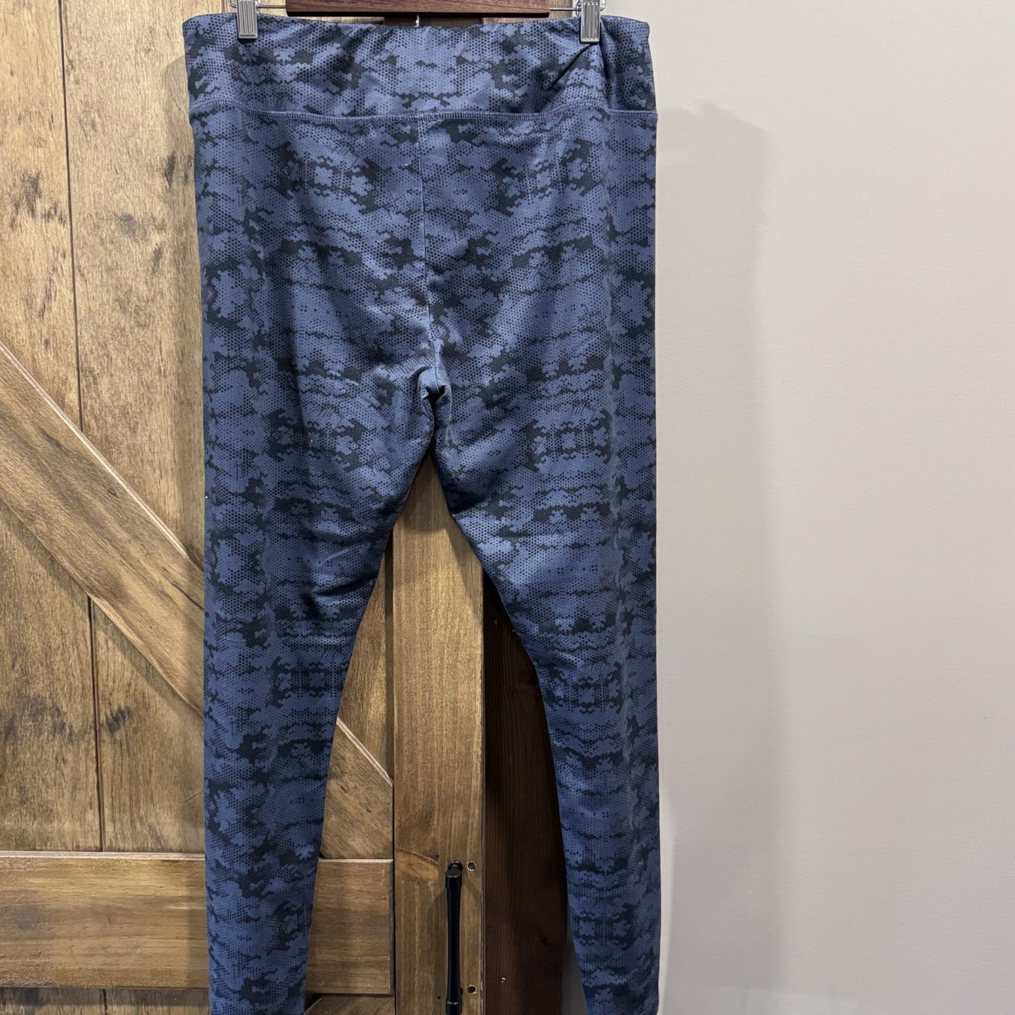 Guy Harvey Women’s Leggings XL Blue Camo Print Stretch Activewear Pants Outdoors