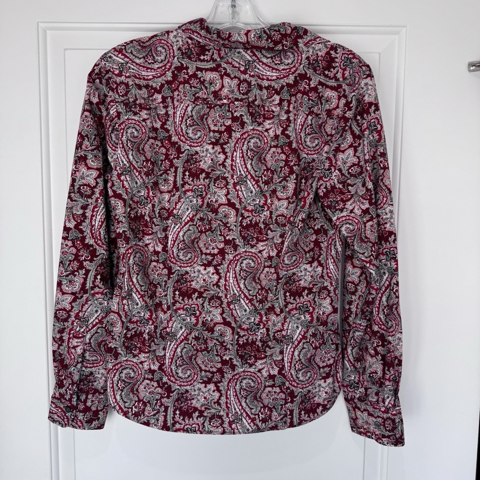 Talbots Red Paisley Button Front Shirt Women’s Size 8 Cotton Stretch Long Sleeve