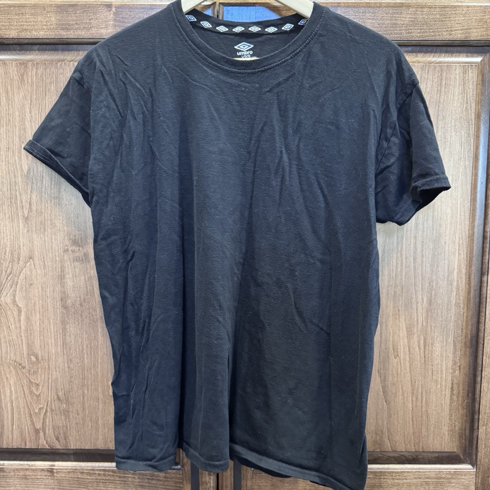 Umbro Black T-Shirt Men’s Size L Cotton Logo Tee Soccer Athletic Streetwear