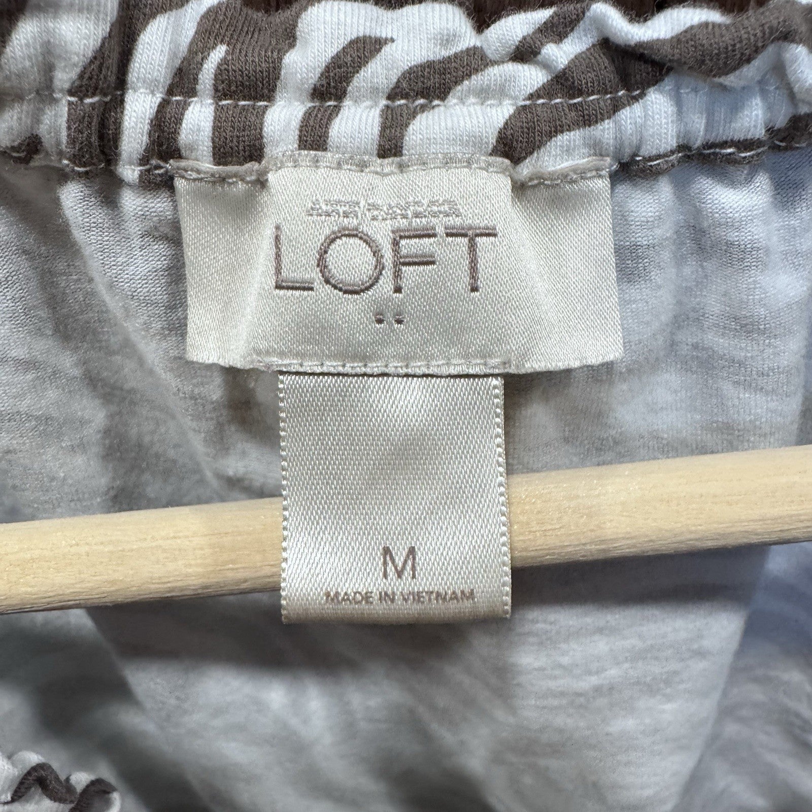 LOFT Women’s M Zebra Print Sleeveless Top Ruched Neckline Stretch Cotton