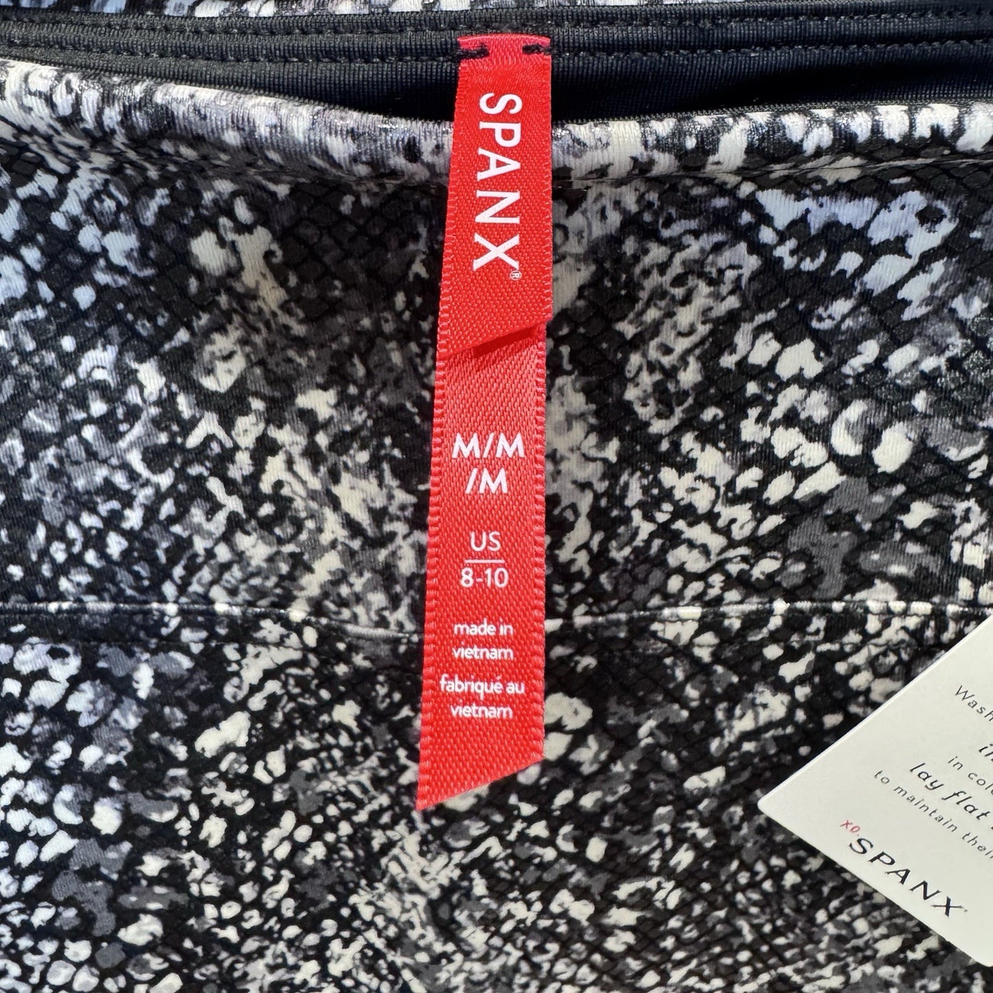 Spanx Faux Leather Snake Shine Leggings Grey Snake Size M (8-10) High Rise