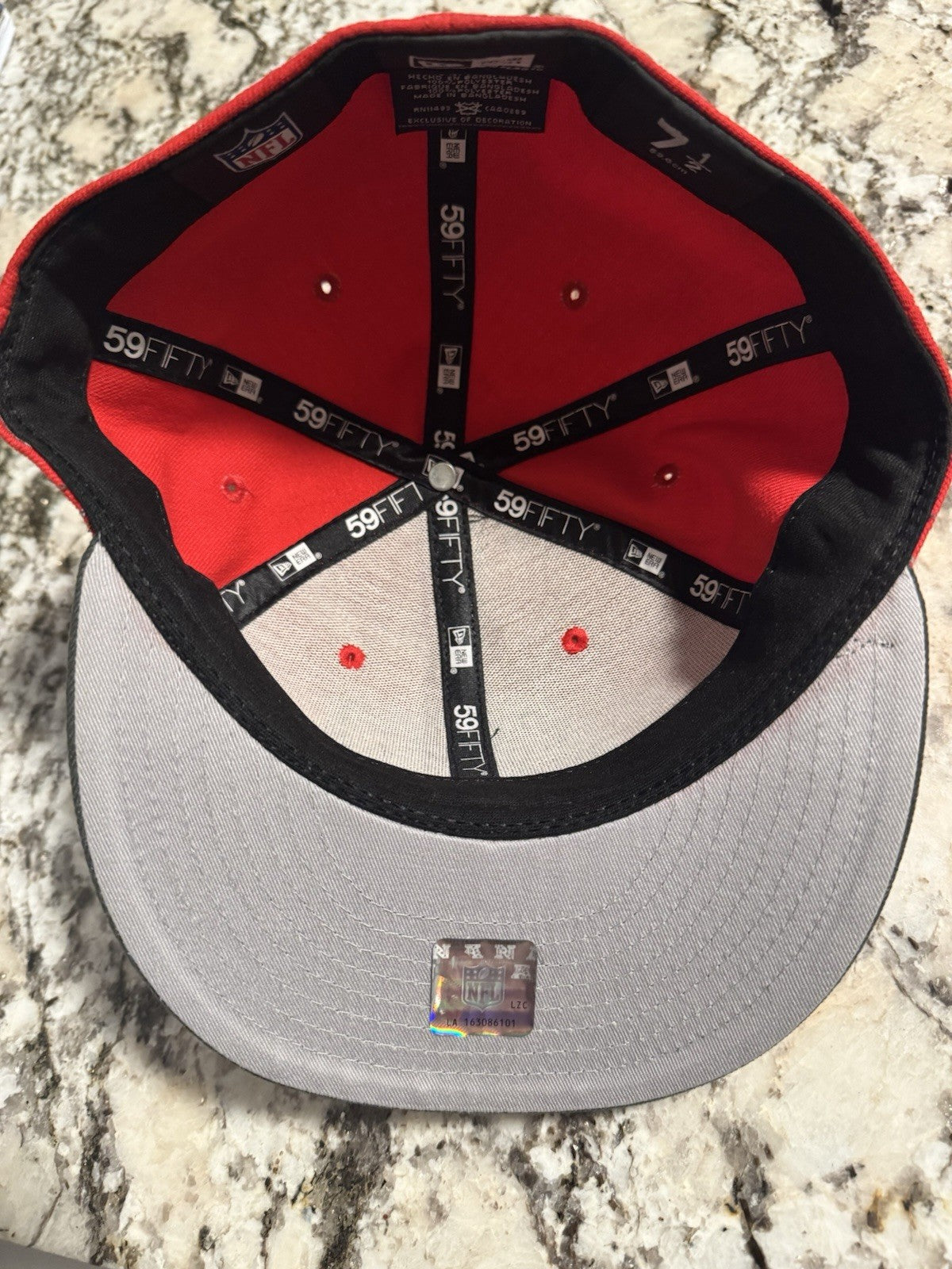 Tampa Bay Buccaneers Hat Fitted Mens Black Red Logo New Era Football NFL Sz 7.5