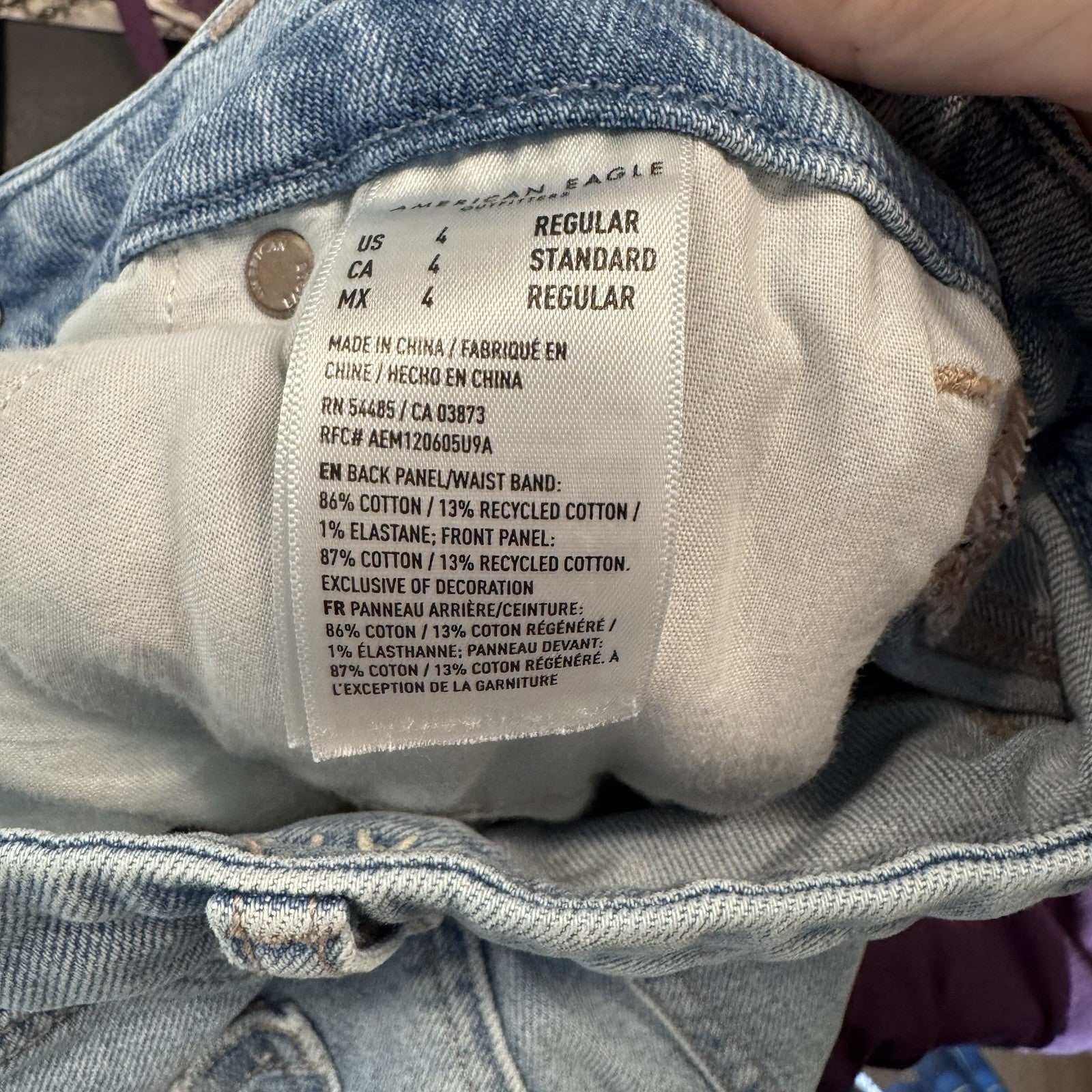 American Eagle Curvy Mom Jeans Womens 4 Regular Distressed Rigid Denim