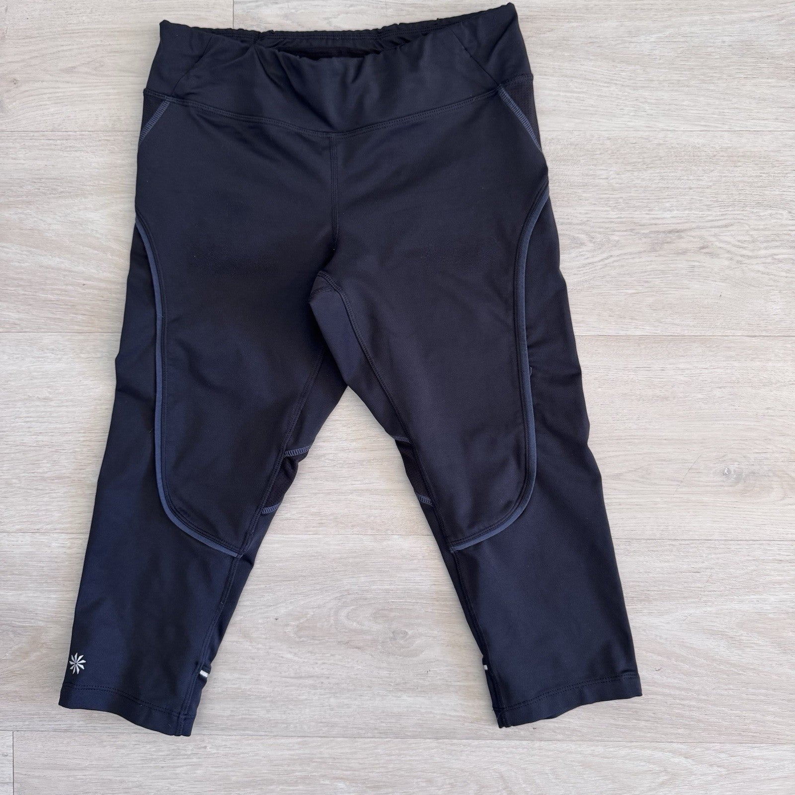 Athleta Women’s Cropped Leggings Small Black Athletic Running Zip Pocket