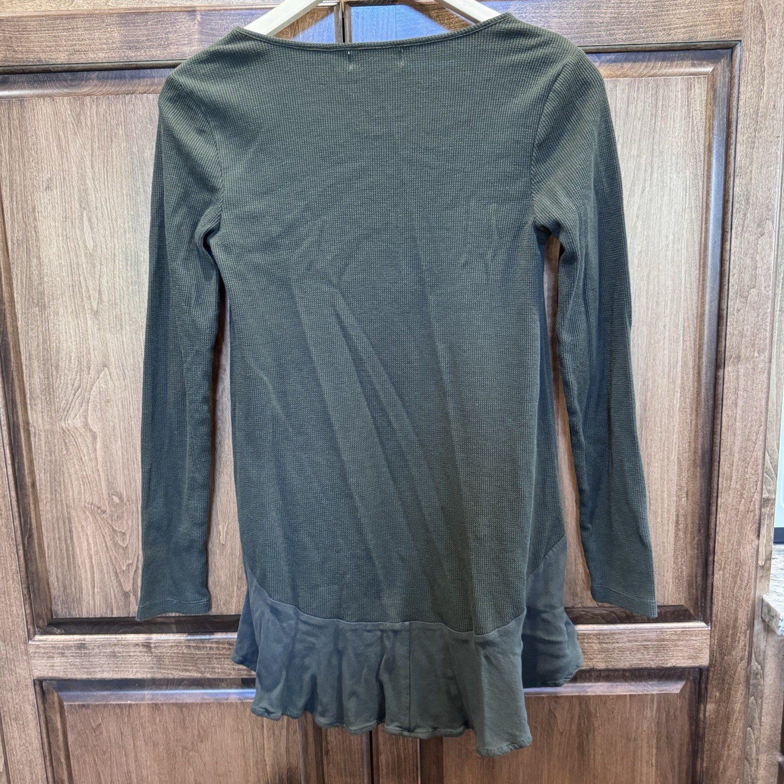 Altar’d State Waffle Knit Long Sleeve Ruffle Hem Tunic Top Women’s Small