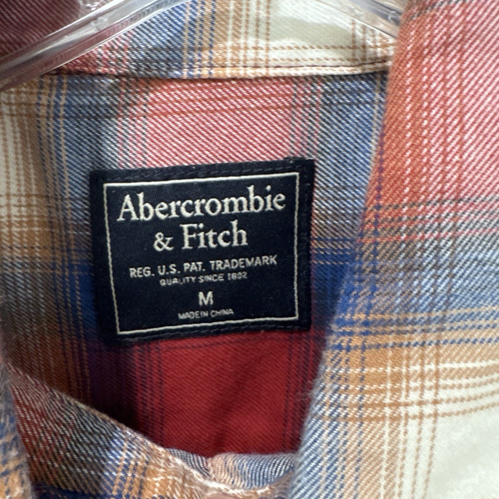 Abercrombie & Fitch Men’s Plaid Button Down Shirt – Size M