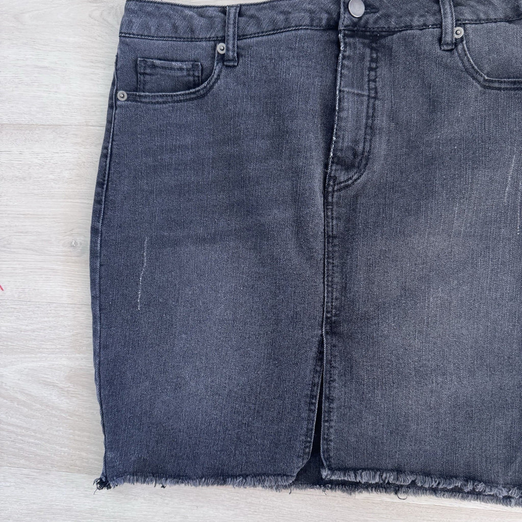 Faded Glory Black Denim Mini Skirt Frayed Hem Y2K Size 10