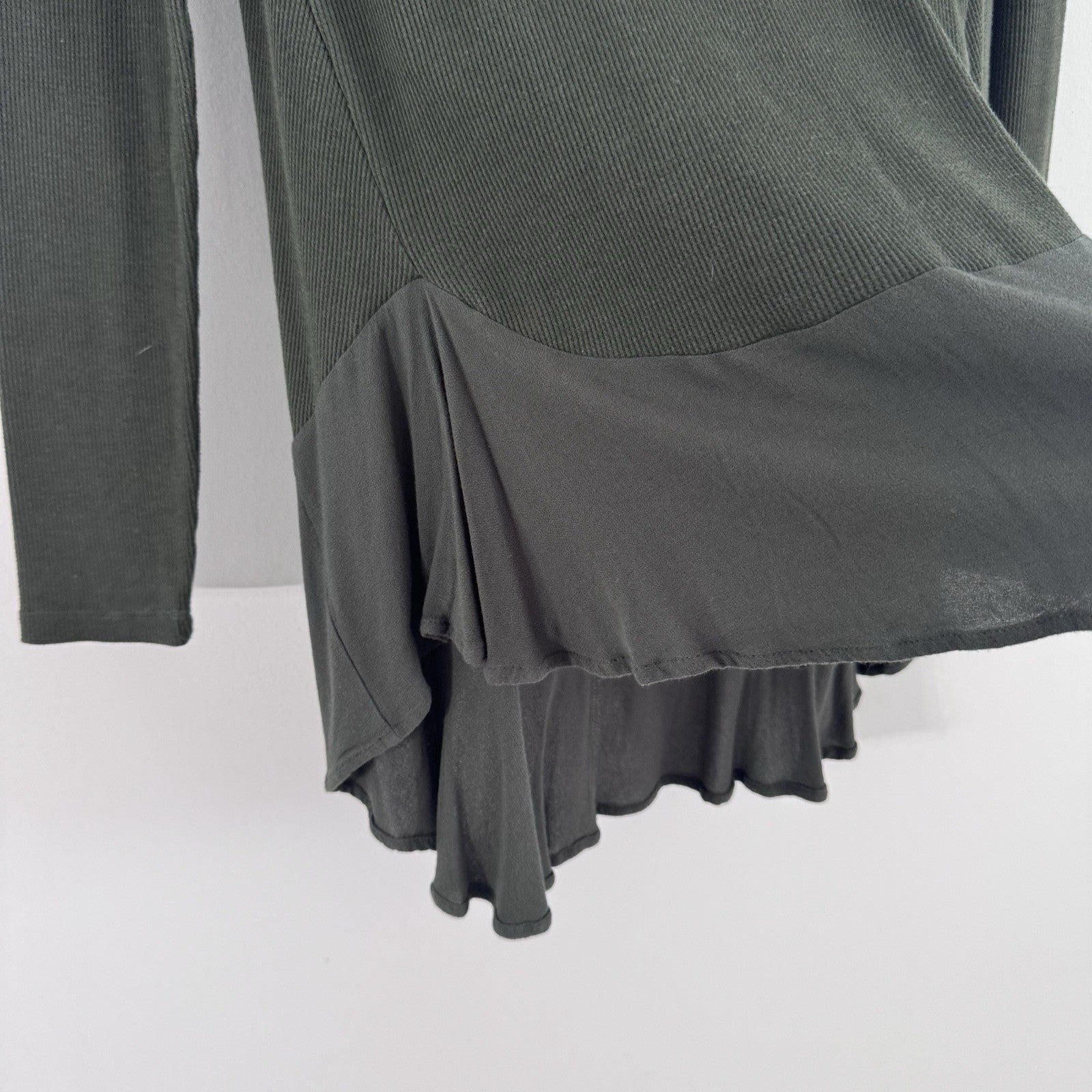 Altar'd State Women's Small Olive Green Ribbed Long Sleeve Top Ruffle Hem Tunic