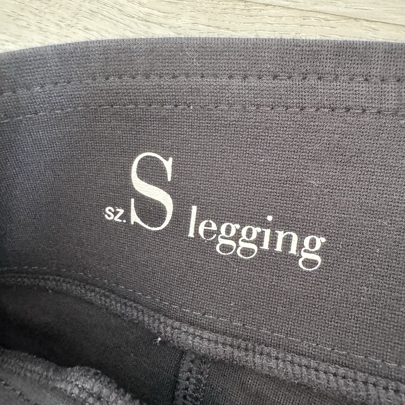 Ann Taylor LOFT Black Leggings S Pull On Zip Pocket