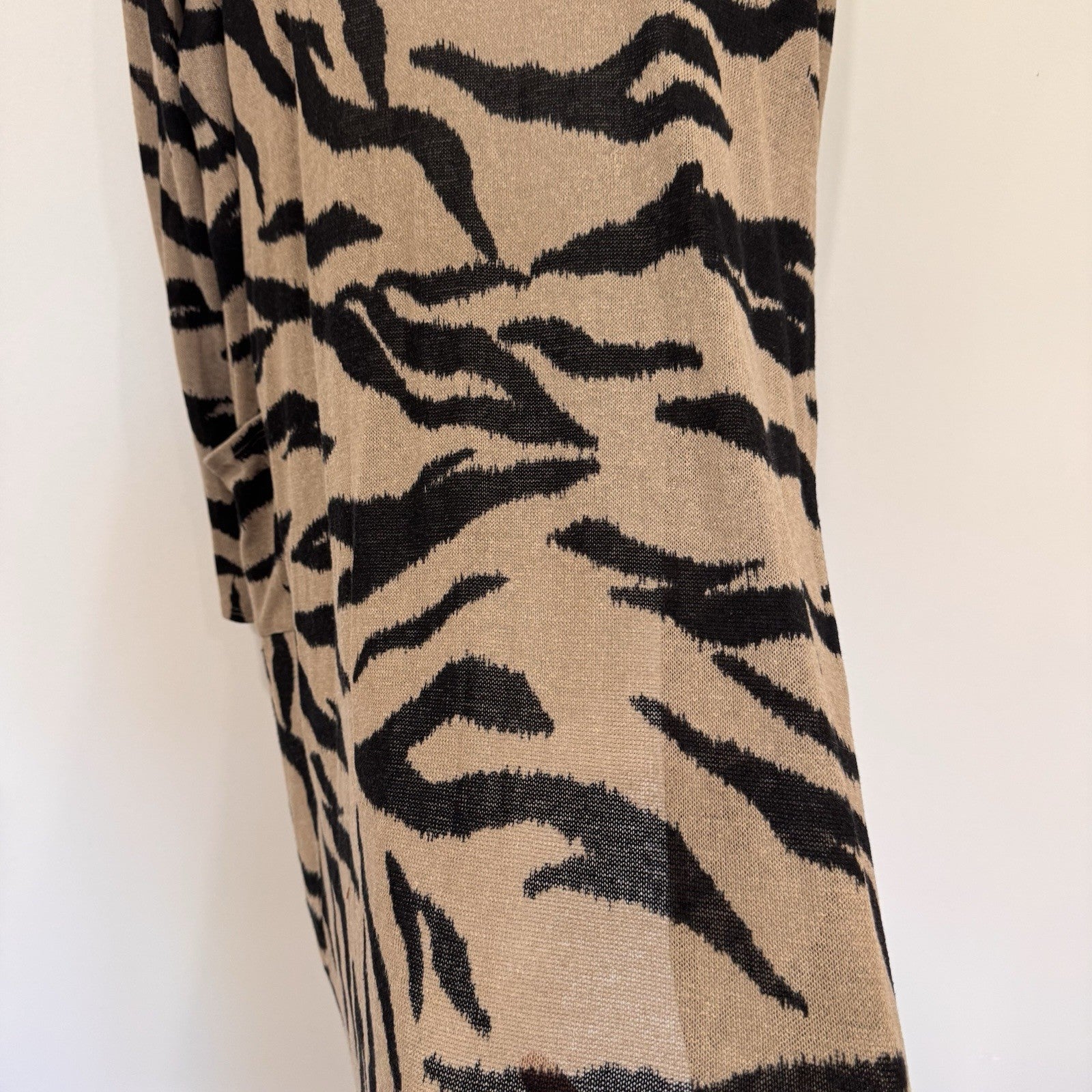 BIBI Women Large L Tiger Print Longline Cardigan Sweater Tan Black Animal Pocket