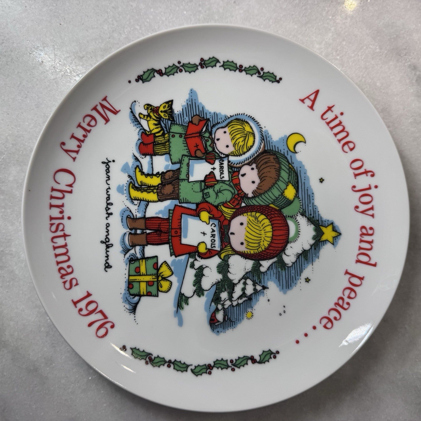 Vintage 1976 Joan Walsh Anglund Christmas Collector Plate Joy’s Inc Japan 9.5”