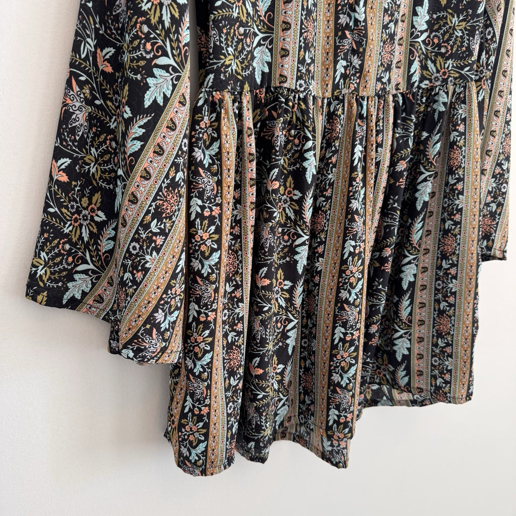 Earthbound Trading Co Boho Floral Bell Sleeve Mini Dress Small Black  Women’s