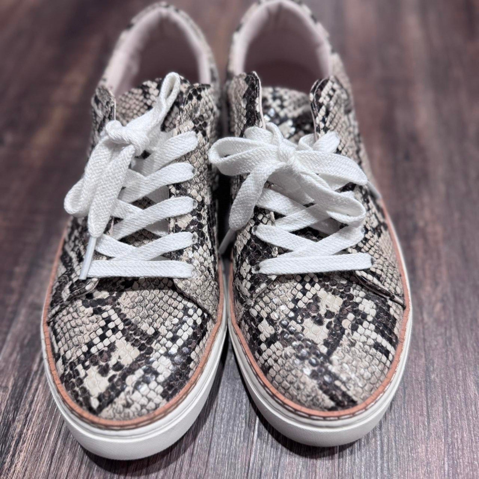 Zara animal print casual sneakers size 7.5 Snake skin