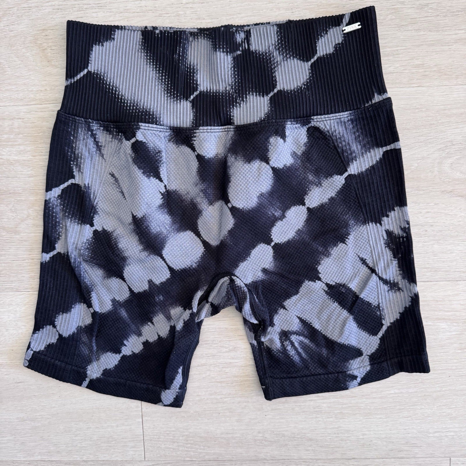 PINK Active Seamless Biker Shorts Small Black Gray Tie Dye Ribbed
