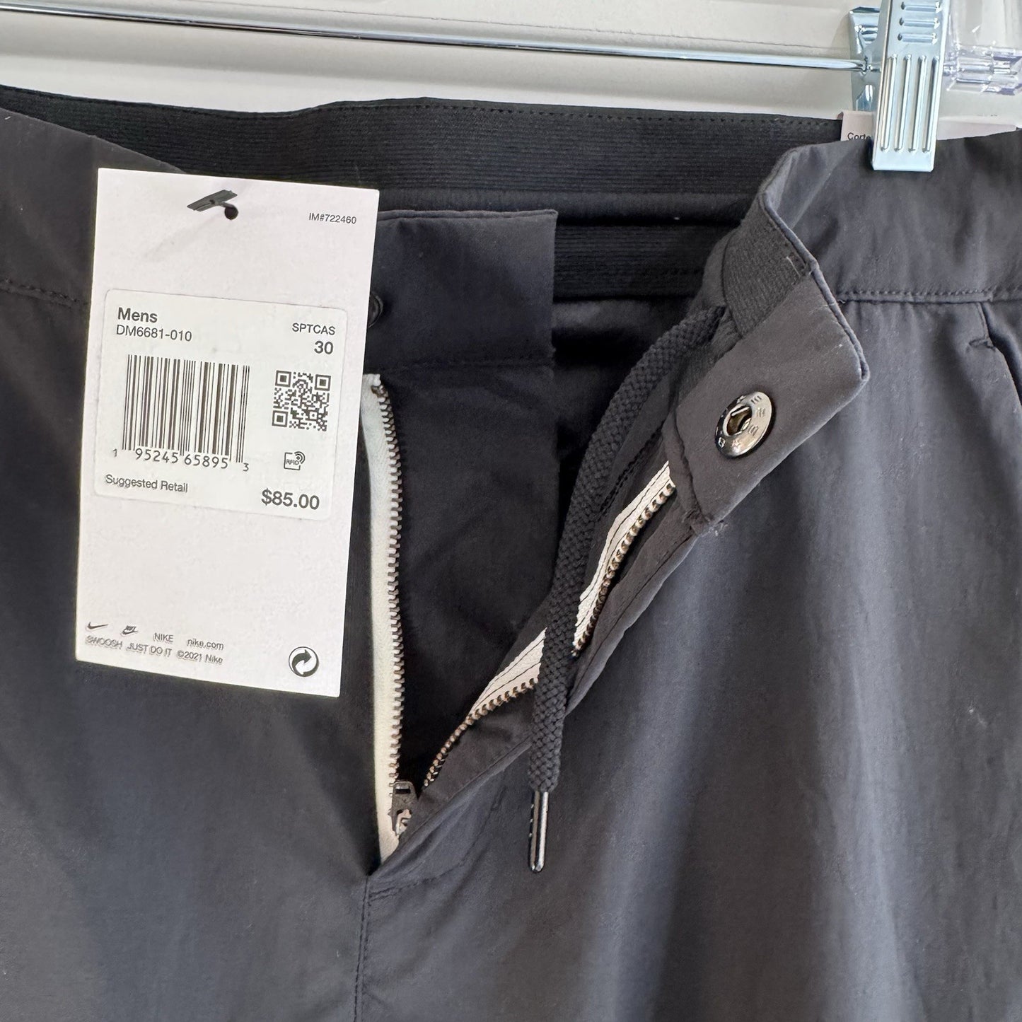 Nike Mens Pants Size 30 Black Taper Leg Standard Fit Cargo Zip Pockets NWT $85