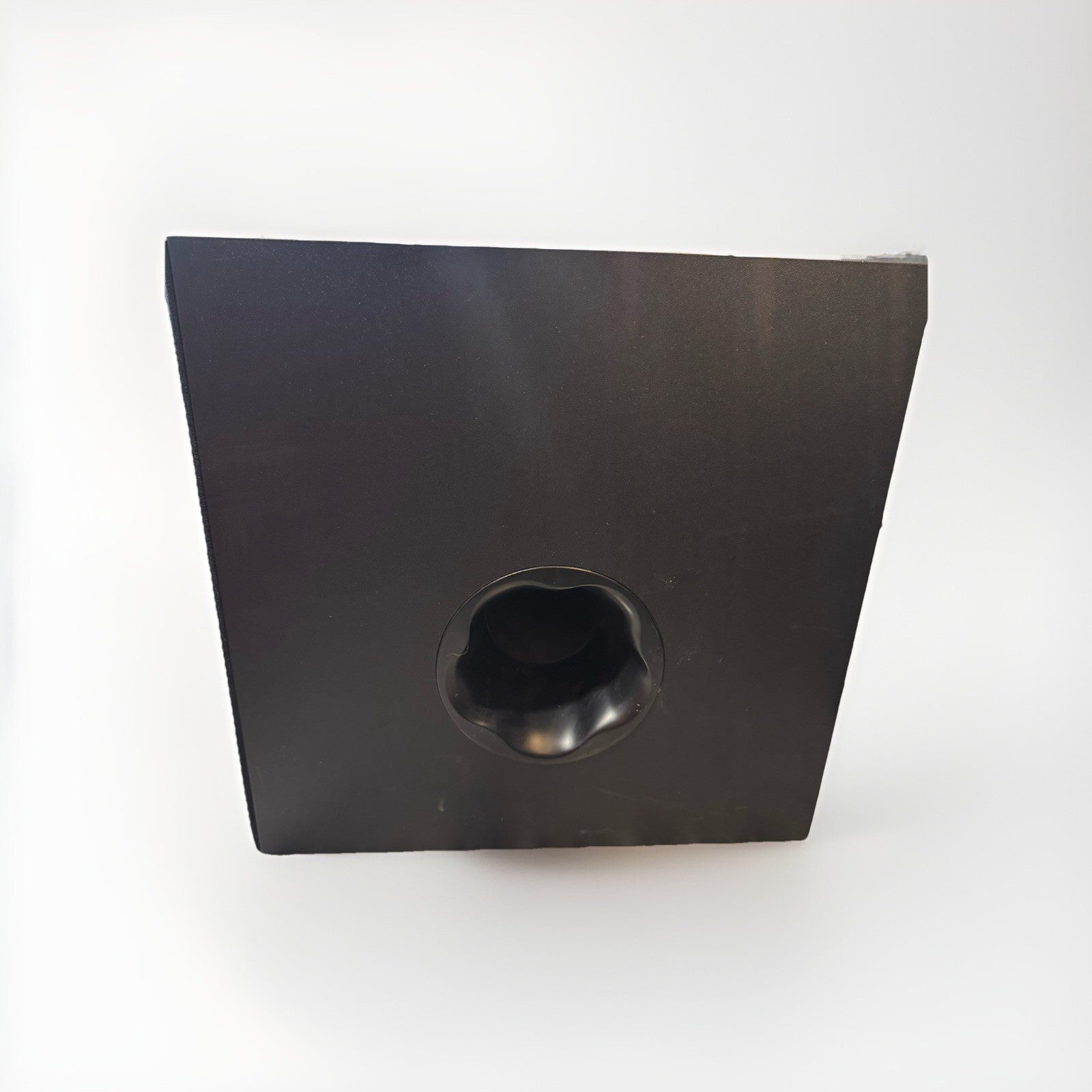 Yamaha NS-SW100 100W Powered Subwoofer Black Subwoofer- Fast Ship- Vet Charity