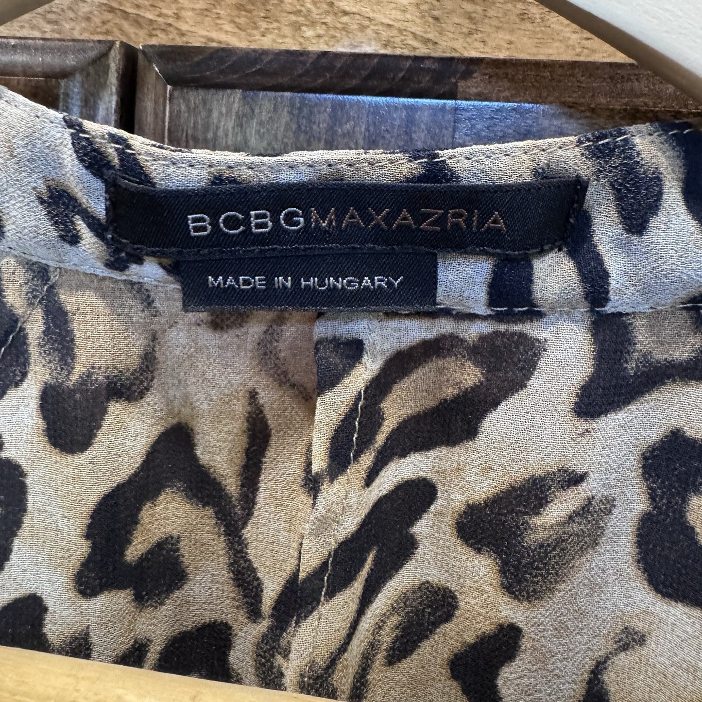 BCBGMAXAZRIA Leopard Print Blouse Short Sleeve Button Down Top Sz S