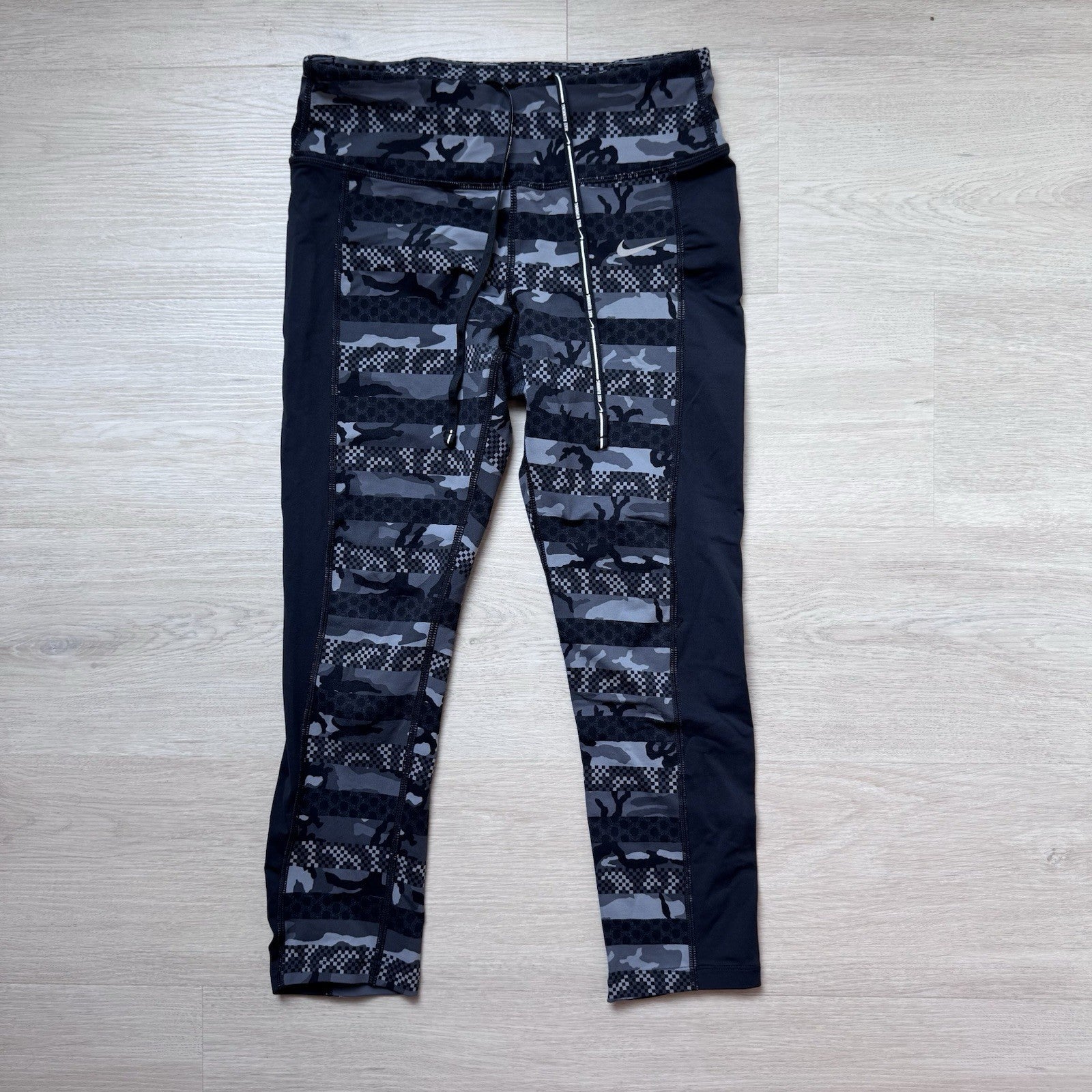 Nike Dri Fit Camo Leggings Womens Small Black Gray Running Drawstring Zip