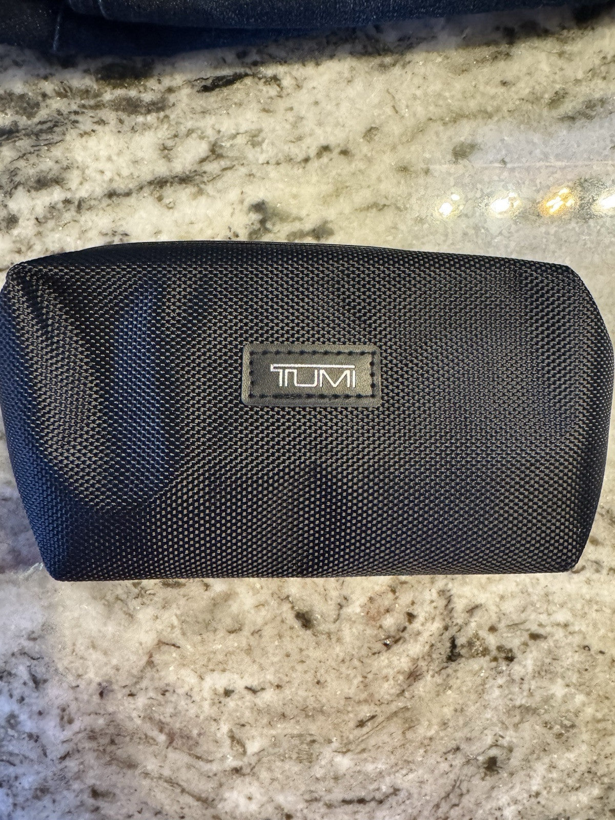 TUMI for Delta  Zip Pouch Travel Case Cosmetic Bag Black COMPLETE