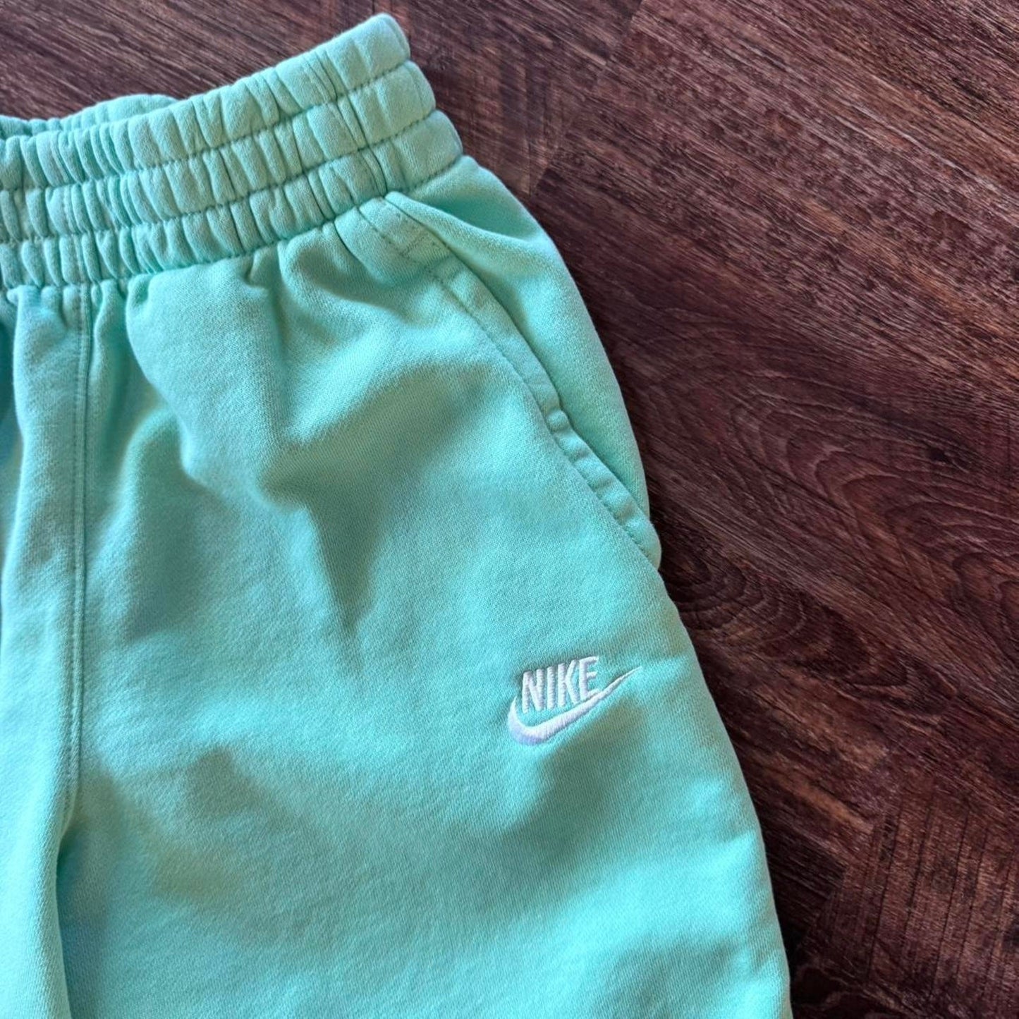 Nike All Kids Fit Sportswear Club Fleece French Terry Shorts, Green Frost, L